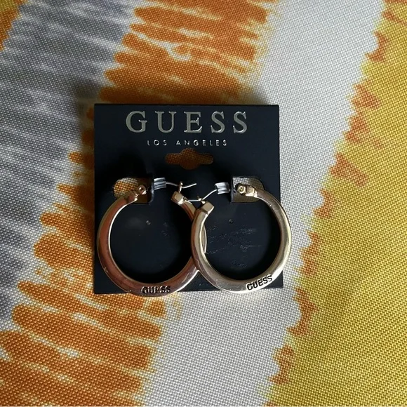 🆕 GUESS Gold Hoop Earrings- NWT - Picture 3 of 4